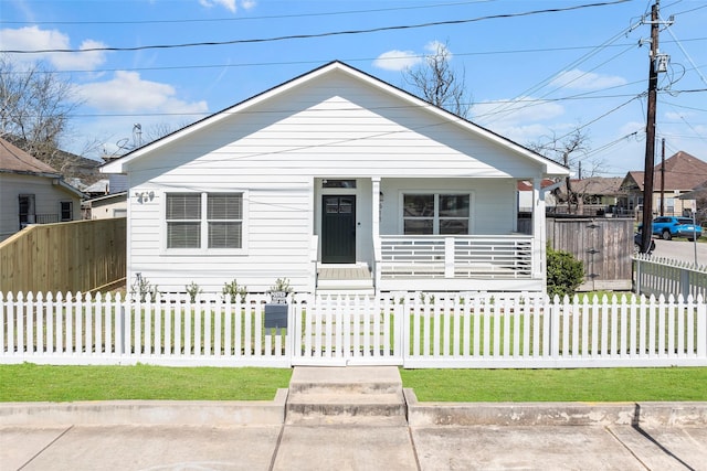 611 Burnett St, Houston TX, 77009, 3 bedrooms, 2 baths house for sale