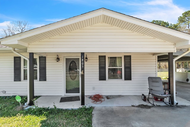 bungalow featuring covered porch