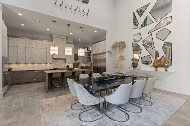 dining area with visible vents, recessed lighting, and baseboards