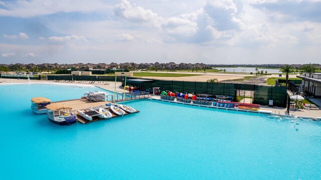 view of swimming pool