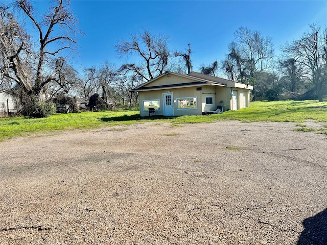 Listing photo 2 for 327 S Main St, Clute TX 77531