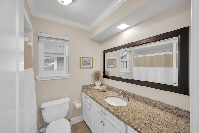 full bathroom with toilet, a shower with curtain, crown molding, baseboards, and vanity