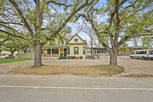 1030 4th St, Rosenberg, TX 77471