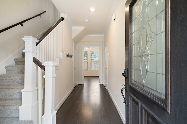 entryway featuring recessed lighting, baseboards, dark wood-style floors, and crown molding