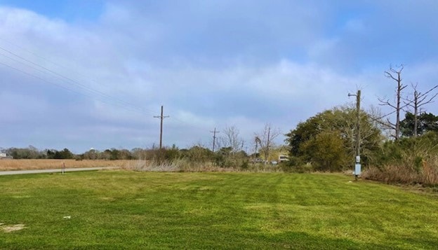 106 W Bayshore Rd, Anahuac TX, 77514 land for sale