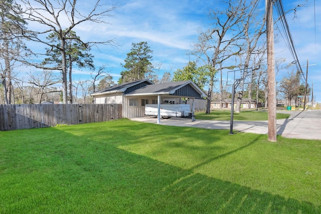 view of yard featuring fence