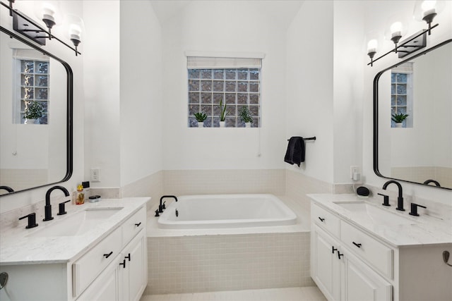 727 Dorothy St, Houston, TX 77007 - full bath with a bath and two vanities