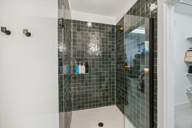 727 Dorothy St, Houston, TX 77007 - bathroom with a shower stall