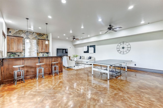 recreation room featuring recessed lighting, baseboards, and ceiling fan