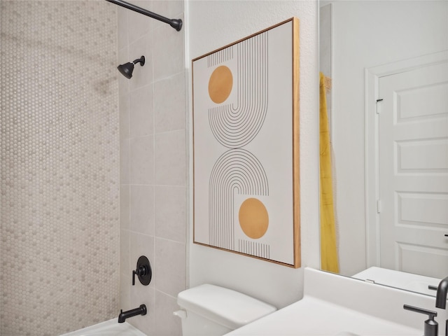 5617 Iris Harvest Dr, Houston, TX 77091 - bathroom with toilet and washtub / shower combination