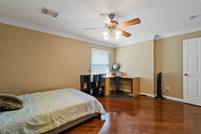 bedroom with a ceiling fan, dark wood-style floors, visible vents, baseboards, and crown molding