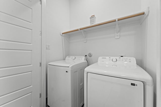 8305 Springwood Creek Ln, Houston, TX 77055 - laundry room with separate washer and dryer