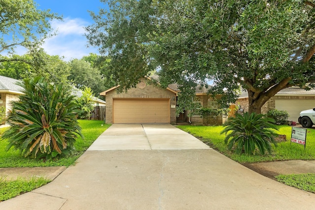 5751 Wandering Creek Dr, Richmond, TX 77469 - photo 1