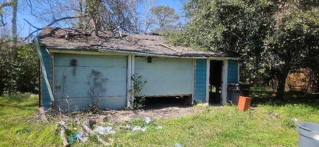 view of detached garage