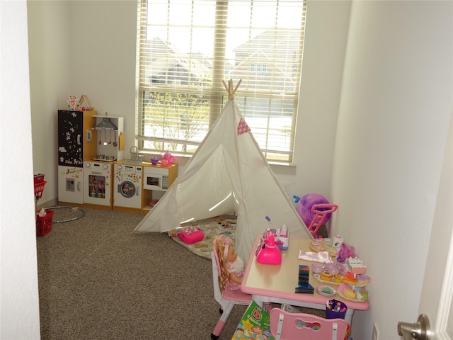 playroom featuring carpet