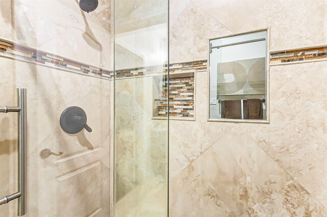 18752 Palm Beach Blvd, Montgomery, TX 77356 - full bathroom featuring tiled shower