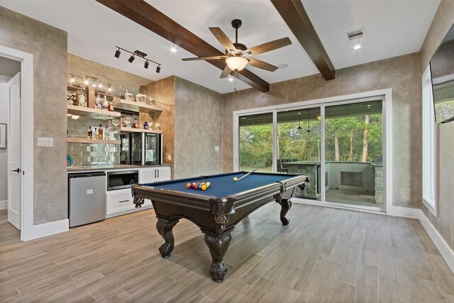 playroom with light wood-type flooring, visible vents, beamed ceiling, pool table, and wet bar