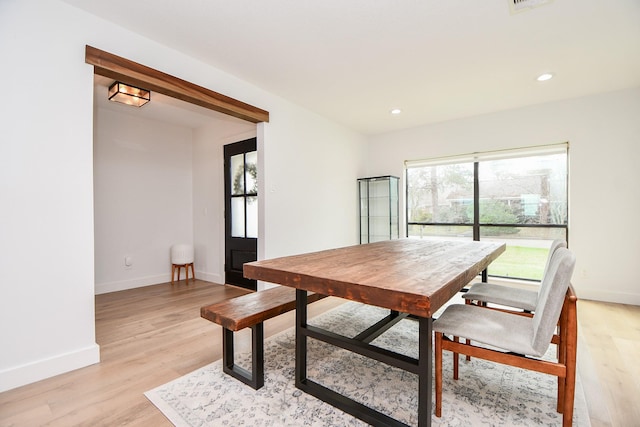 dining area featuring recessed lighting, visible vents, baseboards, and light wood-style floors