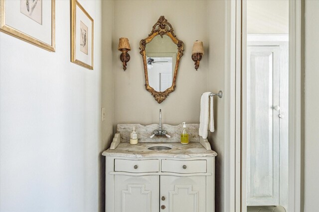 bathroom featuring a sink