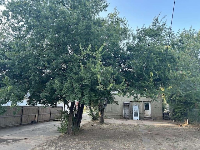 view of front of property with fence