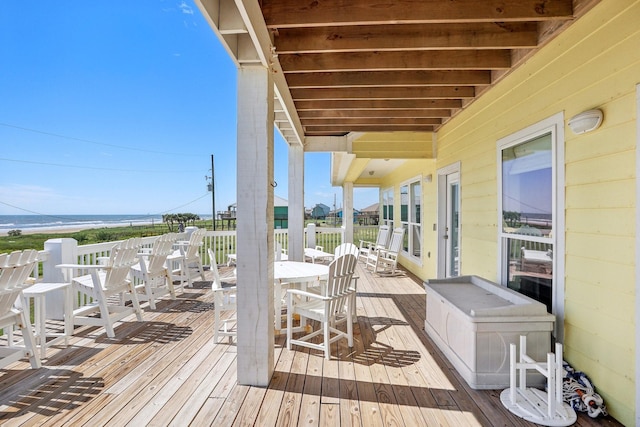 deck with outdoor dining space