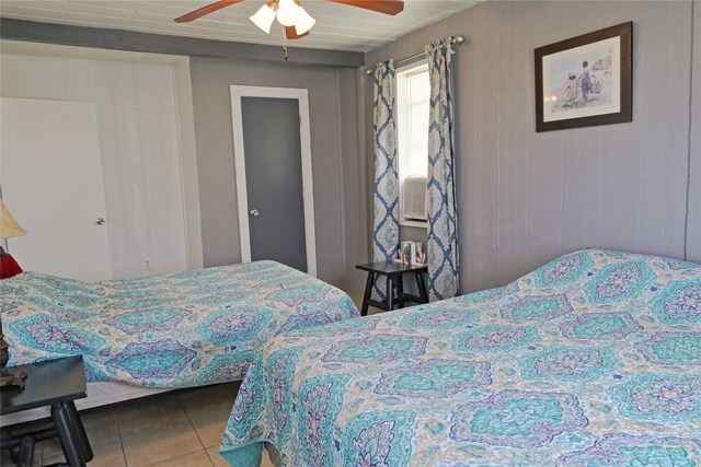 419 Murex St, Surfside Beach, TX 77541 - tiled bedroom with ceiling fan