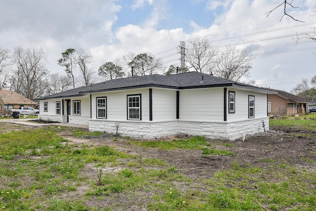 view of front of property