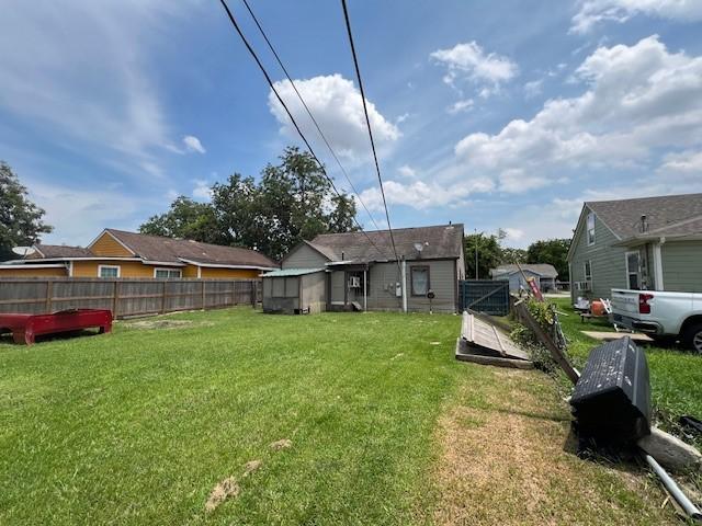 view of yard with fence