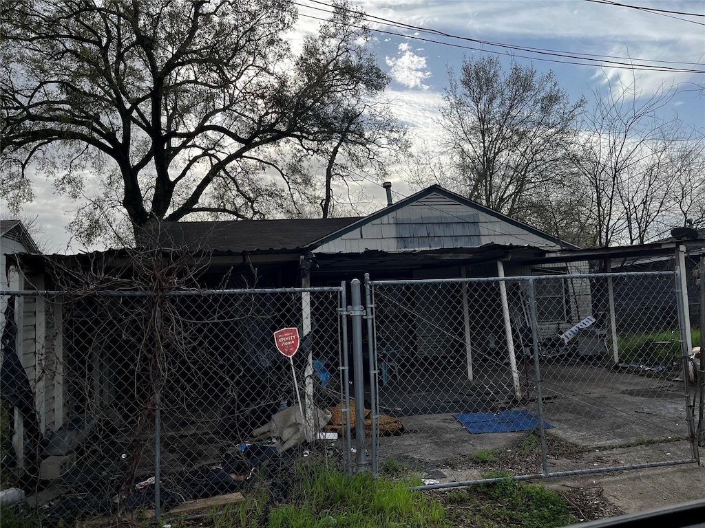 view of yard with a gate and fence