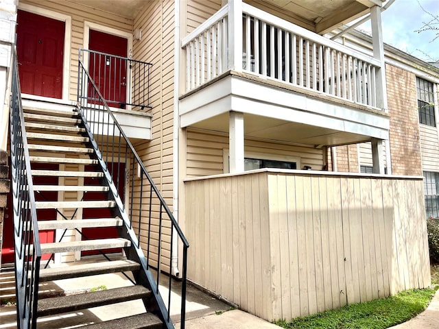 exterior space featuring a balcony