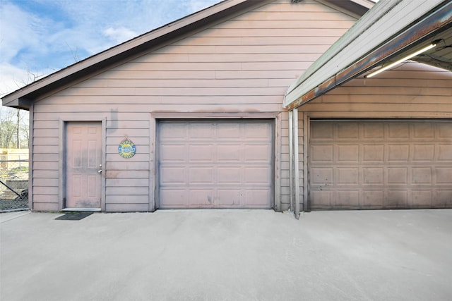 view of detached garage