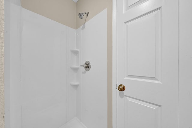 806 Moody Ave, League City, TX 77573 - full bath featuring a shower