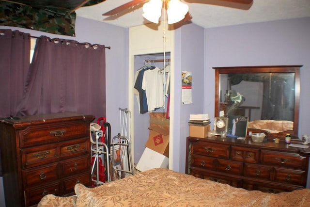 bedroom with ceiling fan