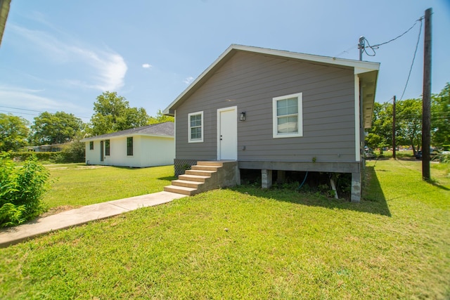 view of front of house with a front yard