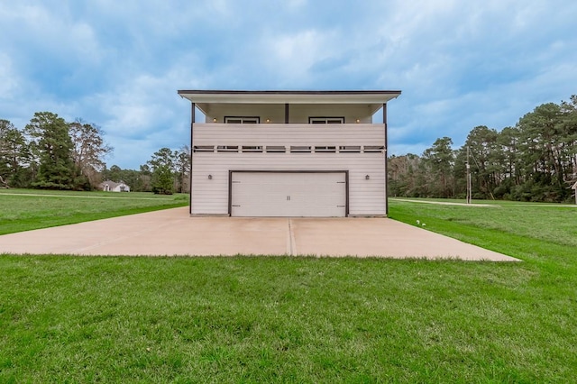 view of detached garage