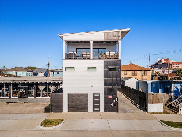 Listing photo 3 for 1716 23rd St Unit C, Galveston TX 77550