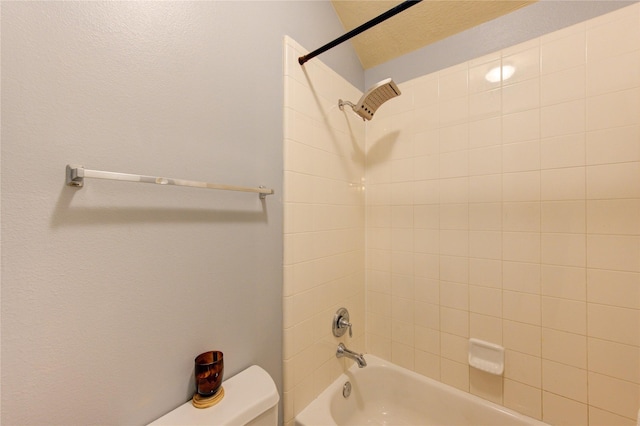 full bath with toilet and shower / washtub combination