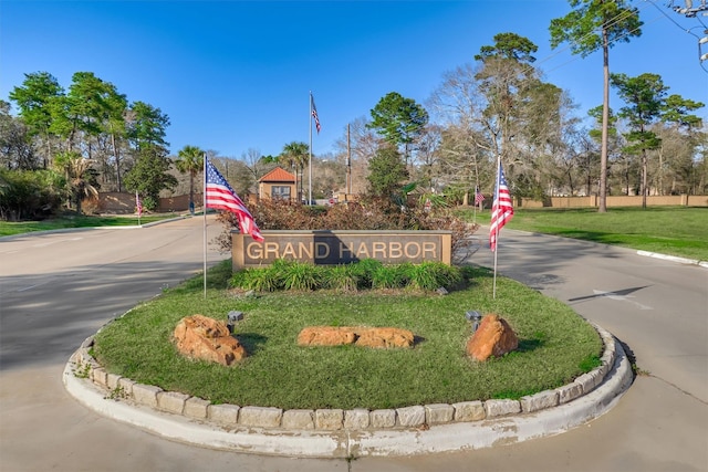 view of community / neighborhood sign