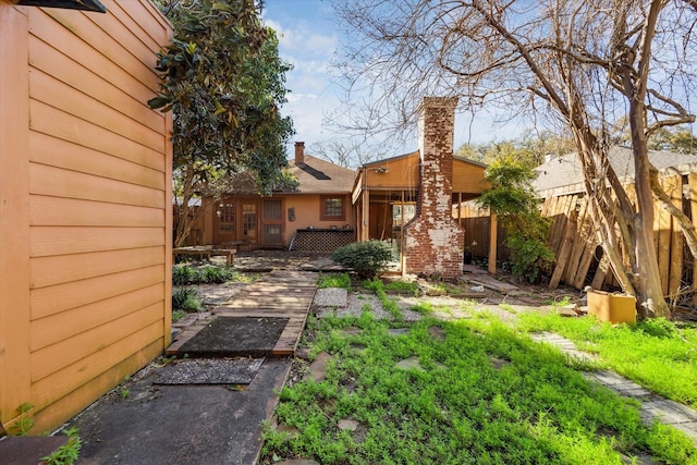 view of yard featuring fence