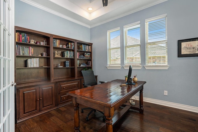 office area with recessed lighting, baseboards, dark wood-style floors, and crown molding