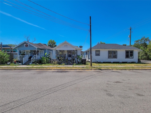 view of front of home with covered porch