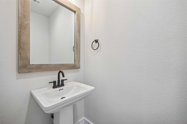 4715 Ward St, Houston, TX 77021 - bathroom featuring a sink