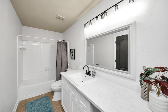 full bath featuring tile patterned flooring, visible vents, toilet, shower / bath combo with shower curtain, and vanity