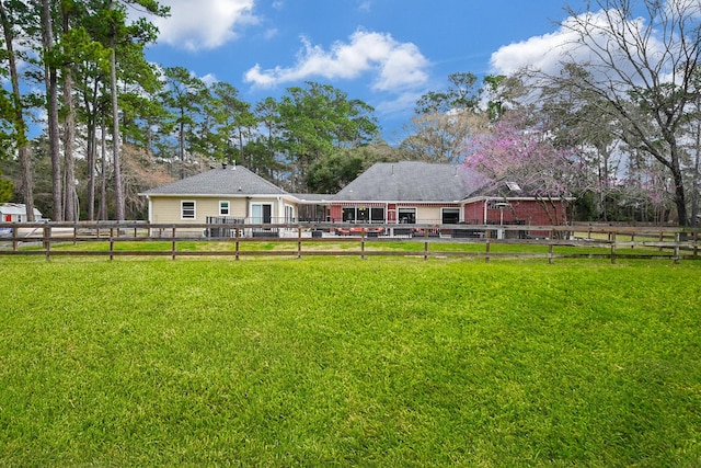 view of yard featuring fence