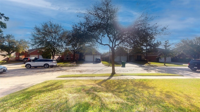 view of yard with a residential view