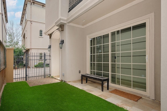 view of yard featuring a patio area and fence