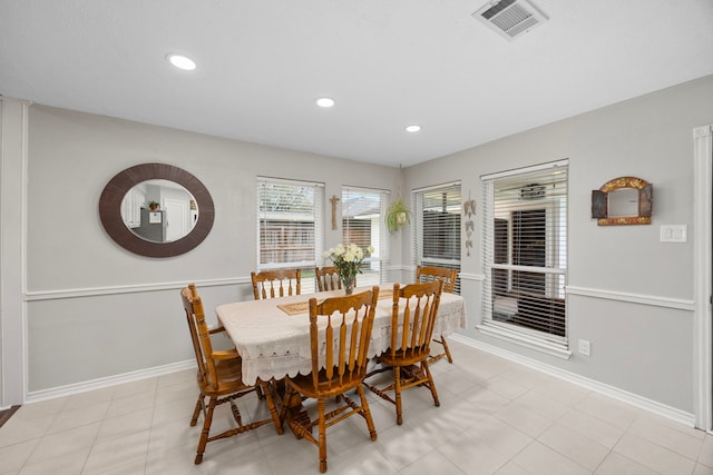 dining space featuring visible vents, recessed lighting, and baseboards