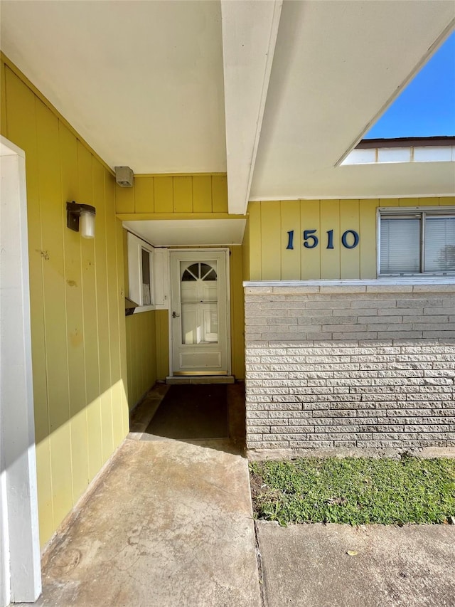 view of entrance to property