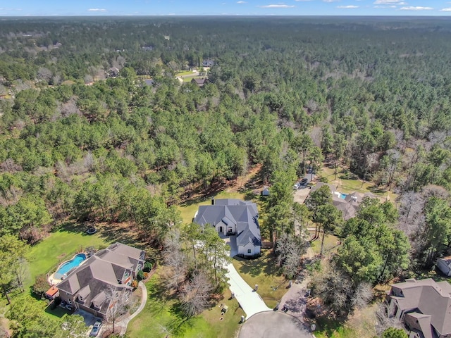 bird's eye view with a view of trees