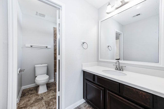 full bath featuring visible vents, baseboards, toilet, and vanity